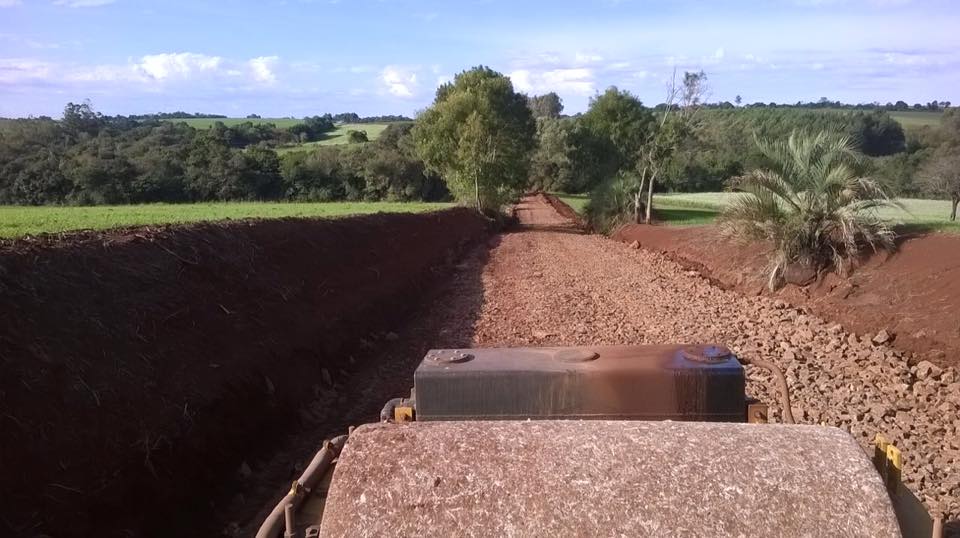 SMDR realiza ações de reestruturação de estradas em Boca da Picada e São Pa